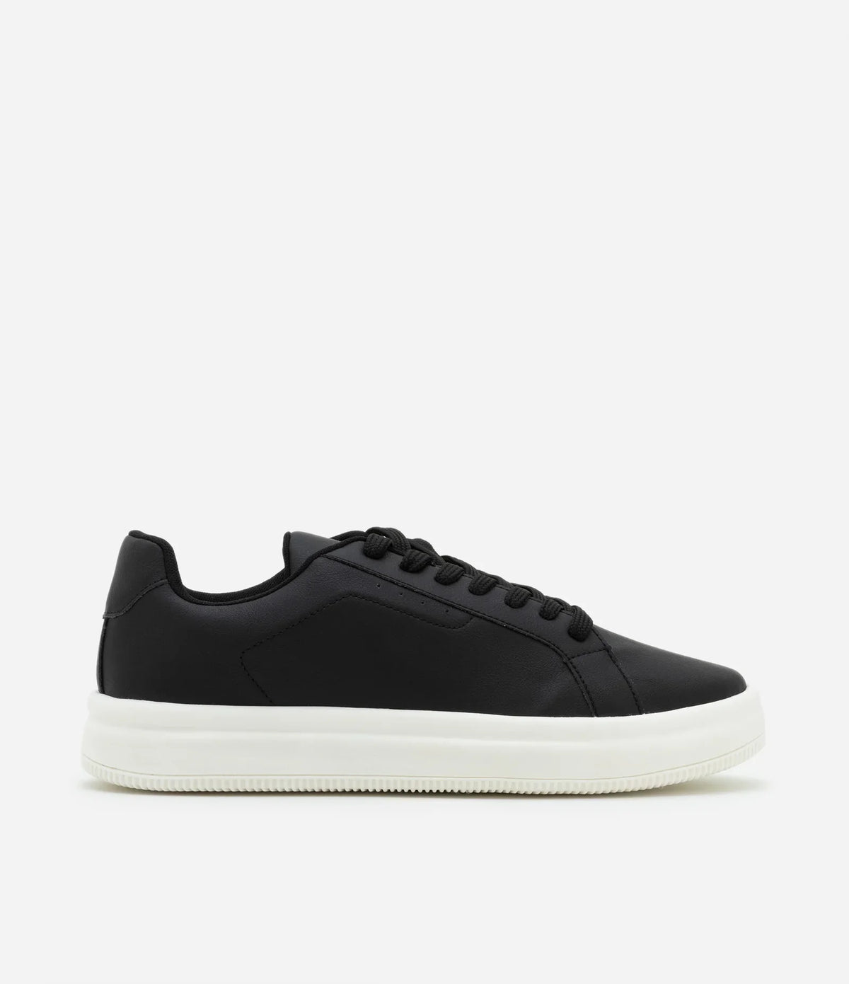 Bold Sole Casual Trainers – Black & White